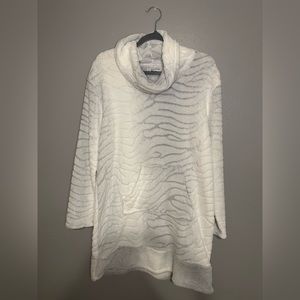 Anne Klein Sweater Size Medium Zebra Print Cowl neck